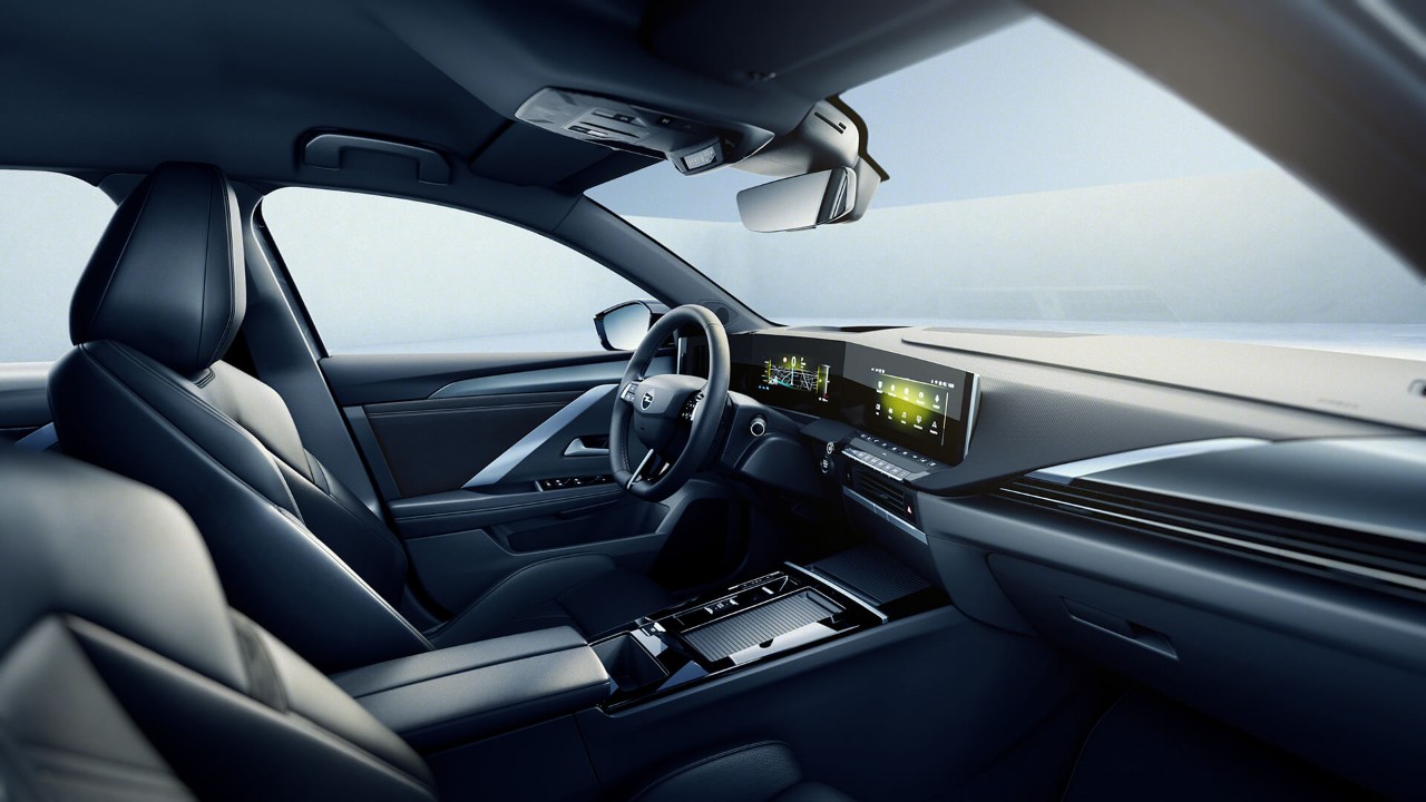 Vue de l'intérieur de l'Opel Astra Sports Tourer par le passager