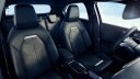 Opel Mokka Electric - черные передние сиденья с узорами